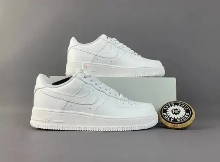 Nike Air Force 1 Mid Sneakers · 24 variantes