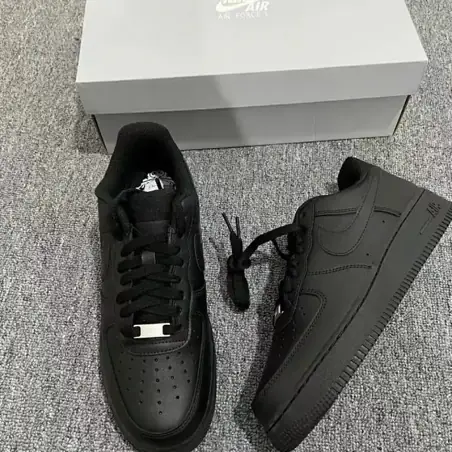Nike Air Force 1 Sneakers