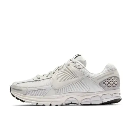 Nike Air Zoom Vomero 5 Sneakers · 18 variantes