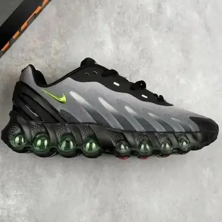 Nike Shox R4 Sneakers · 40 variantes